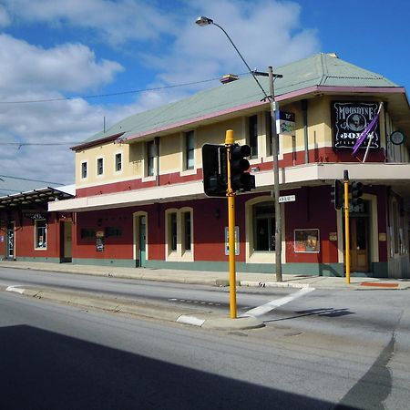 Moondyne Joe'S Hotel Fremantle Exterior photo