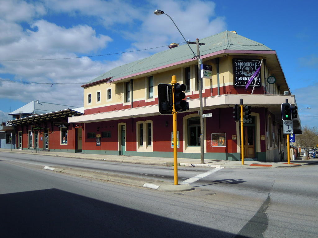 Moondyne Joe'S Hotel Fremantle Exterior photo