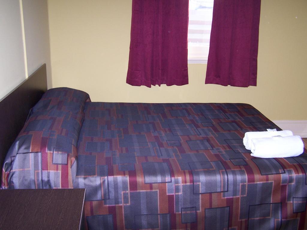 Moondyne Joe'S Hotel Fremantle Room photo