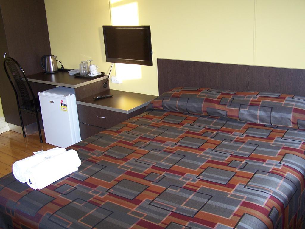 Moondyne Joe'S Hotel Fremantle Room photo
